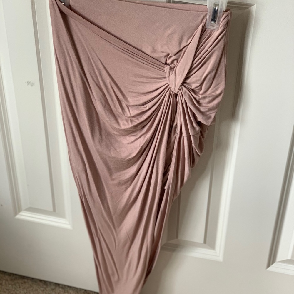 Asymmetrical skirt